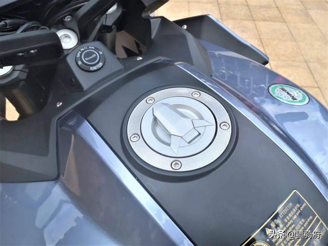 国产小金翼摩托车,国产贝纳利600cc旅行车