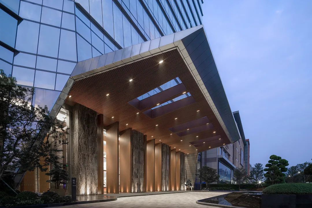 广西华润大厦完工开幕，403米高度问鼎南宁之巅