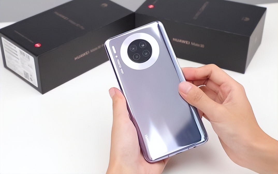 为啥选顶配千元机不选低配旗舰机,顶配千元机和低配旗舰手机