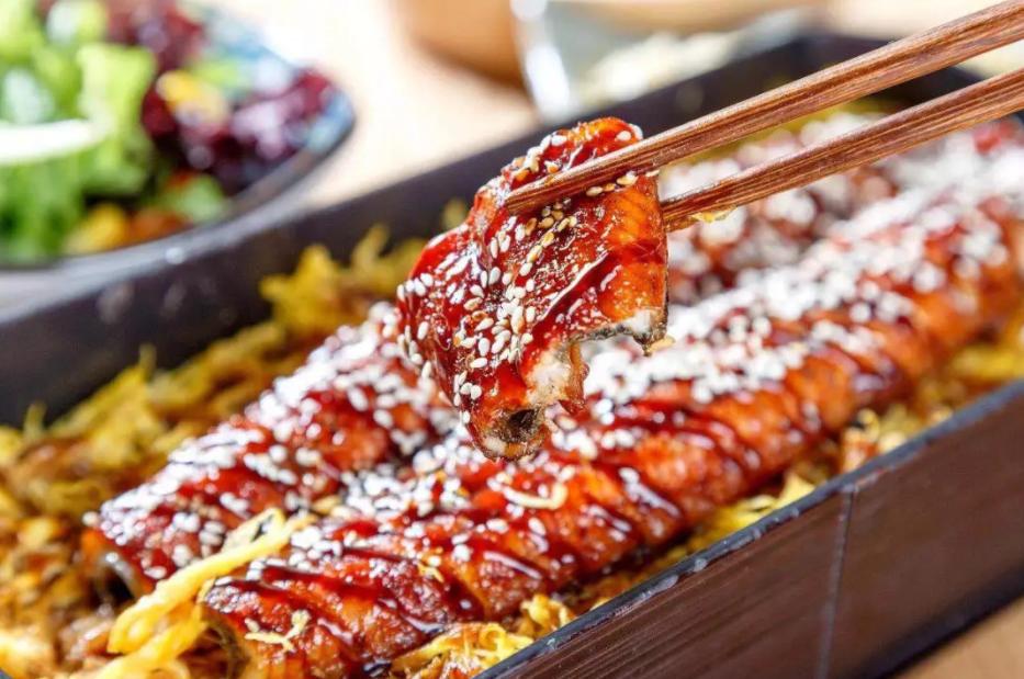 顶级鱼子酱为什么这么贵,中国是怎么把鱼子酱变成白菜价