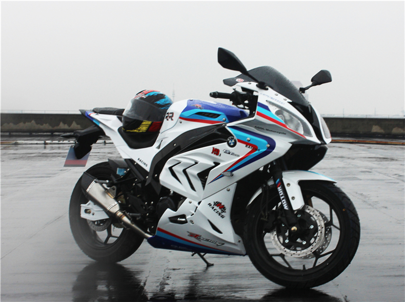 地平线摩托车真实测评,仿赛摩托车与地平线区别