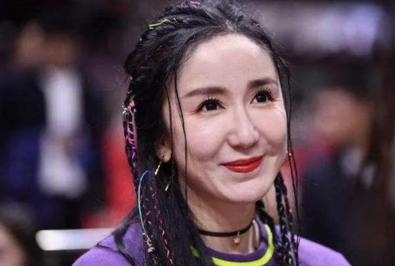 薛佳凝近照面容如少女,薛佳凝近照发福走样