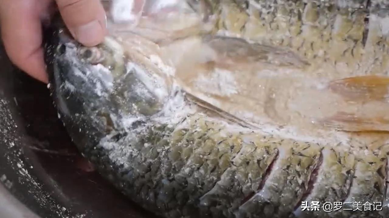 用锅怎么做烤鱼比较好吃,在家用锅怎样做烤鱼最好吃