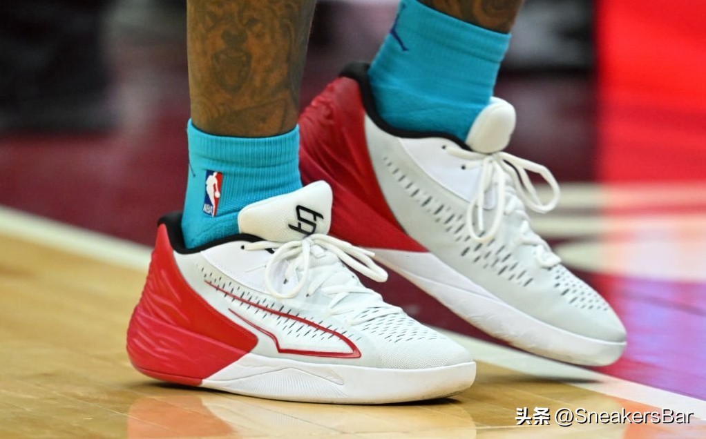 nba球星球鞋每日上脚adidas,nba球星球鞋标志大全图