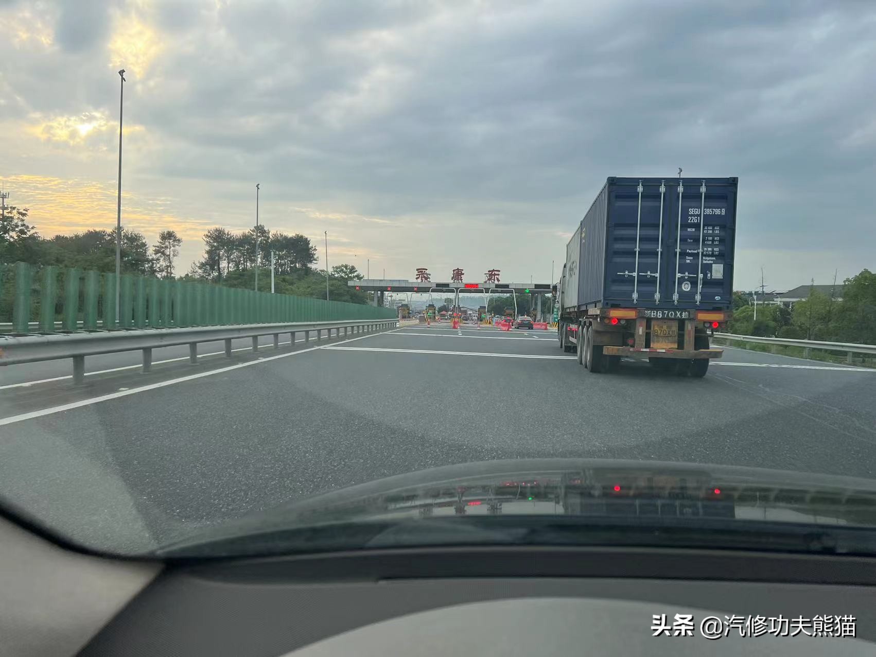 奥迪a6五百块钱,奥迪a65000公里烧一升机油维修