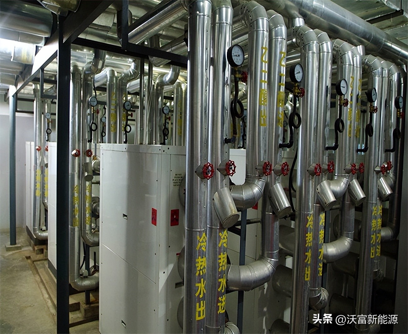 水源热泵和单冷空调加锅炉的对比,水源热泵空调有哪几种