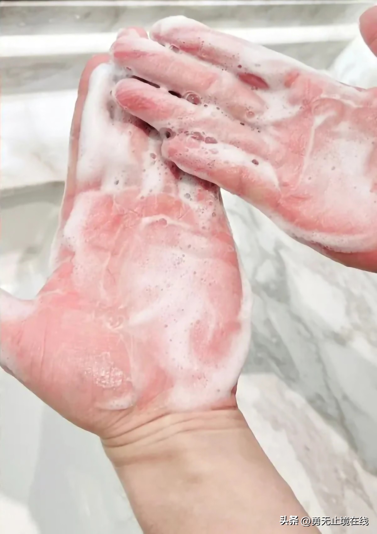 览邦净肤磨砂洁面乳测评,百搭洁面利器磨砂洁面乳