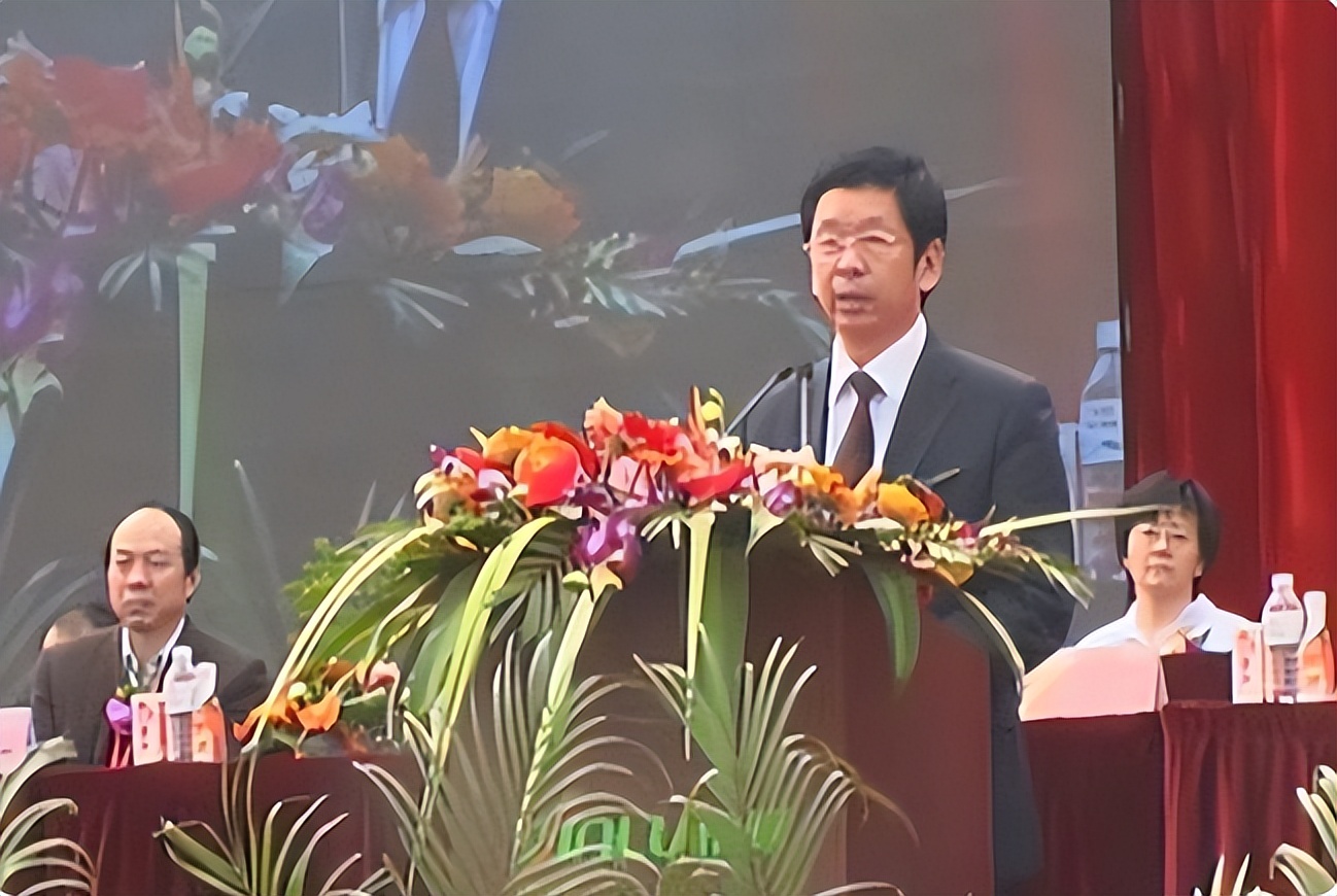 内奸勾结外敌的视频,内奸勾结鬼子打山寨