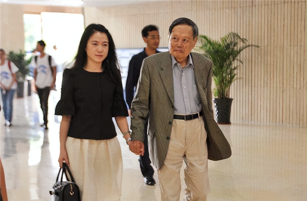 翁帆嫁给杨振宁后父母的态度,翁帆嫁给杨振宁到底值不