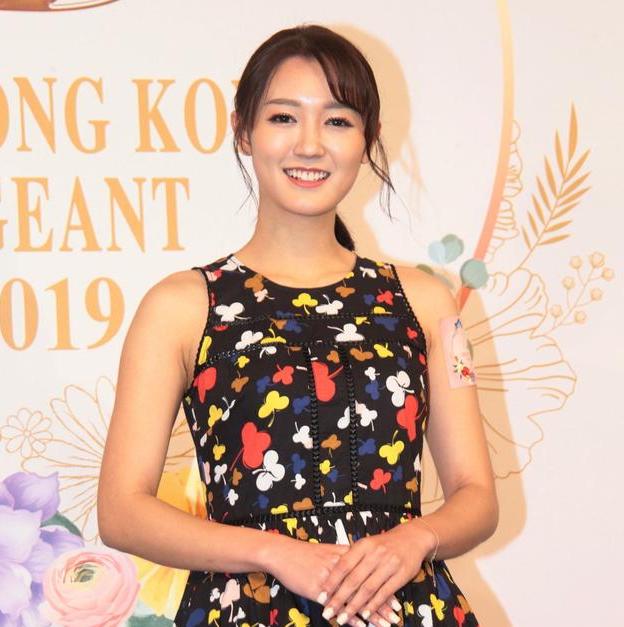 嫁入豪门的八大男星,8位明星娶外籍老婆