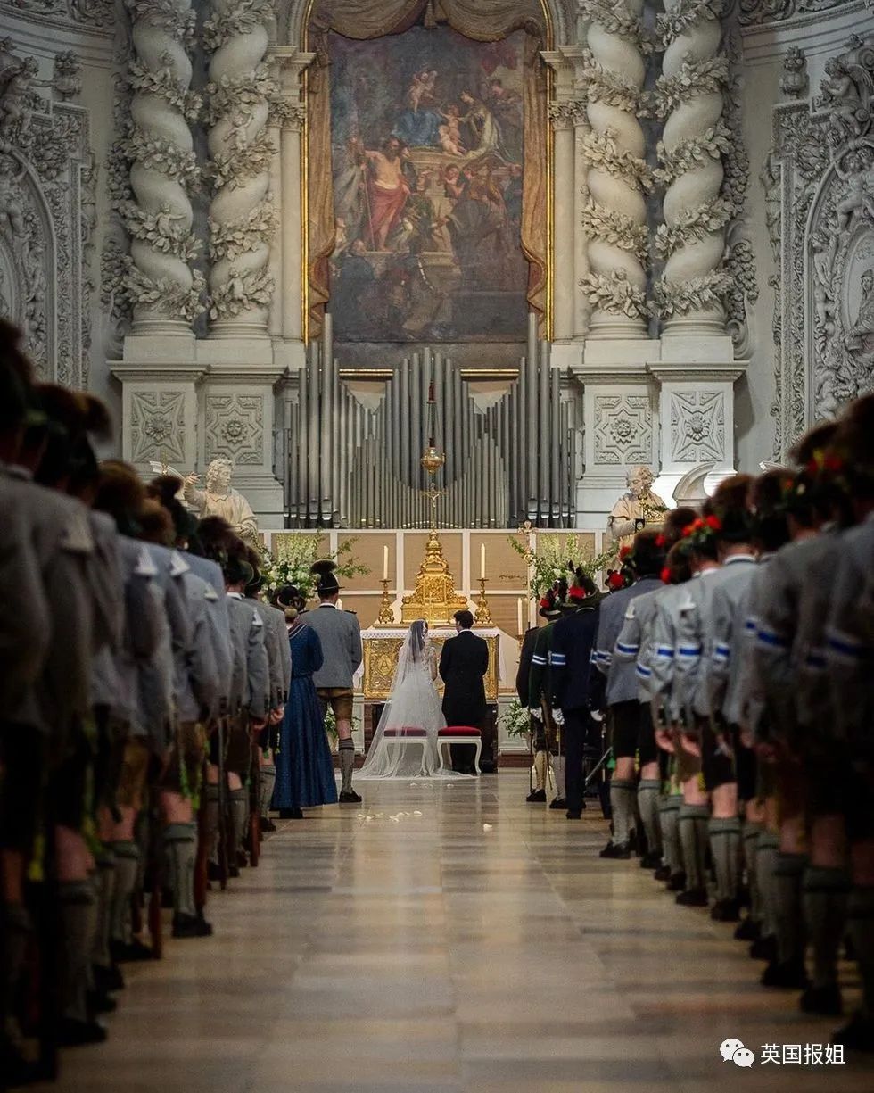 威廉凯特大婚,威廉凯特婚礼王室标准照