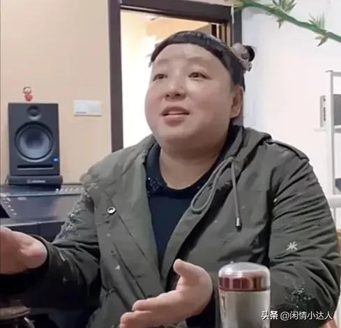 一个胖的喜剧演员,喜剧演员何晶晶