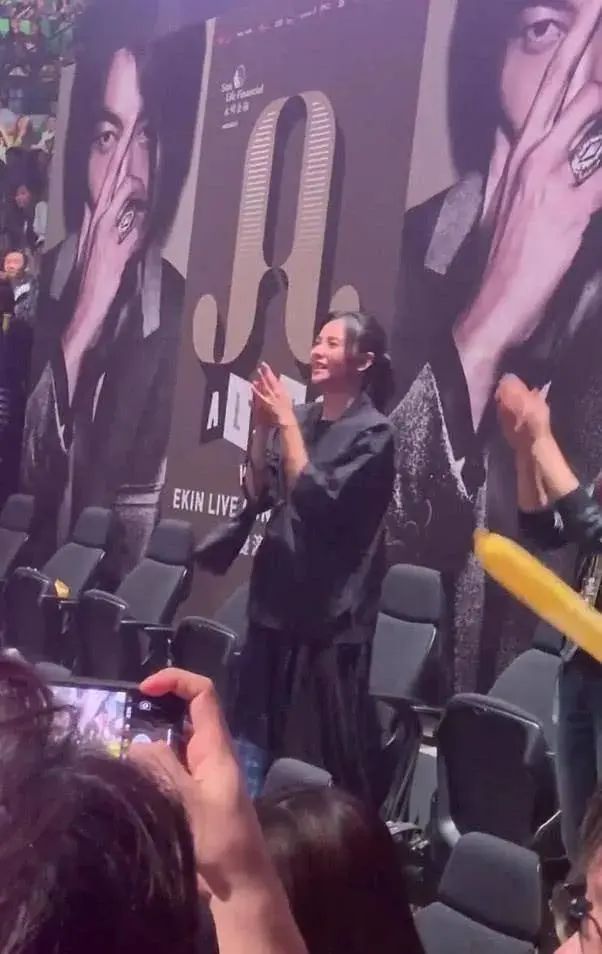 郑伊健老婆蒙嘉慧演唱会,郑伊健和老婆蒙嘉演唱会