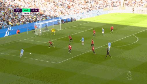 足球的魅力和残酷性莫过于此,足球的魅力暴力对抗