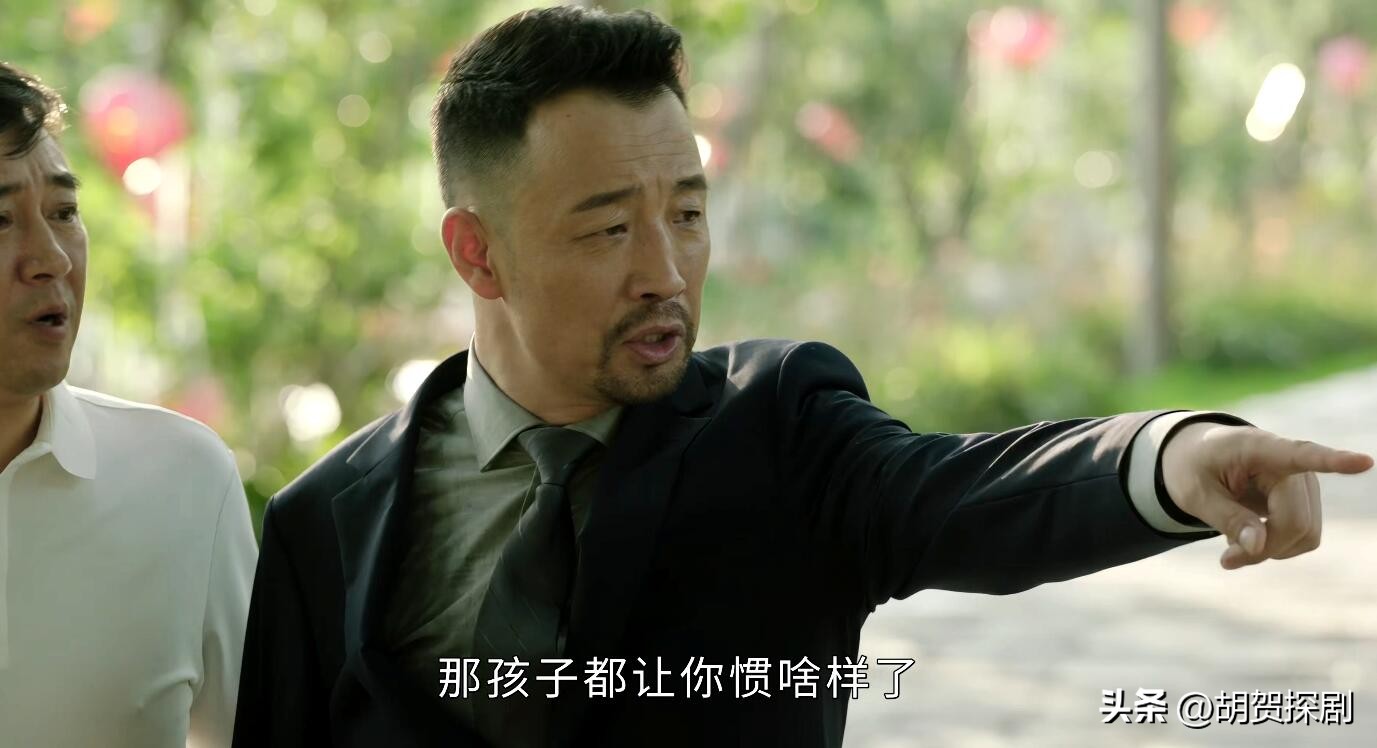 刘老根刘大奎带游客回龙泉山庄,刘老根刘大奎带媳妇儿回龙泉山庄