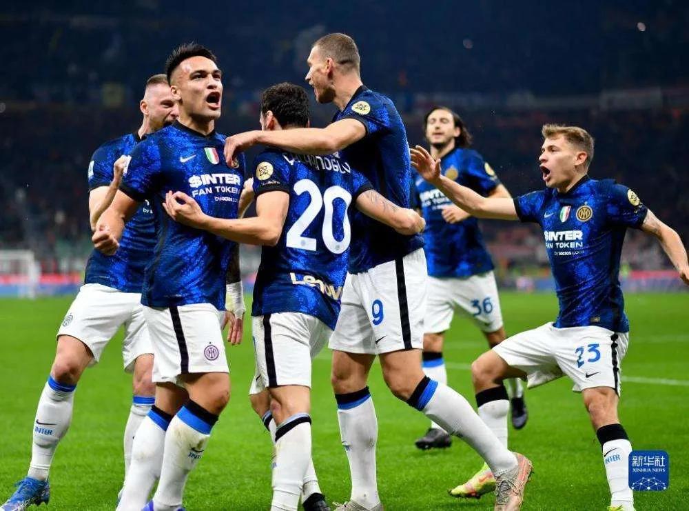 欧冠赛场，国米被黑，利物浦门柱帽子戏法，裁判偏袒决定比赛走向