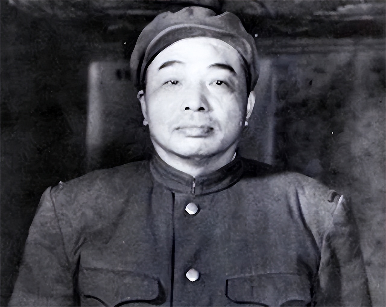 彭老总一生无子女，对侄女视同己出，闲聊时交代身后事