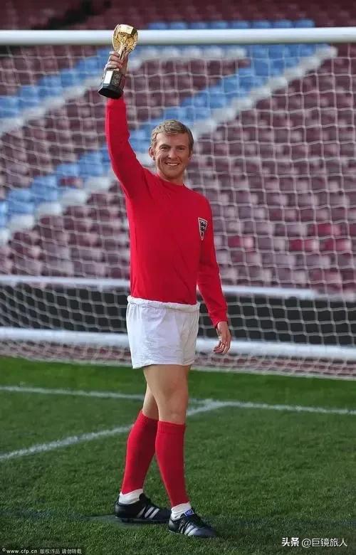 拉莫斯年轻时的惊天远射,历史最强后卫排名