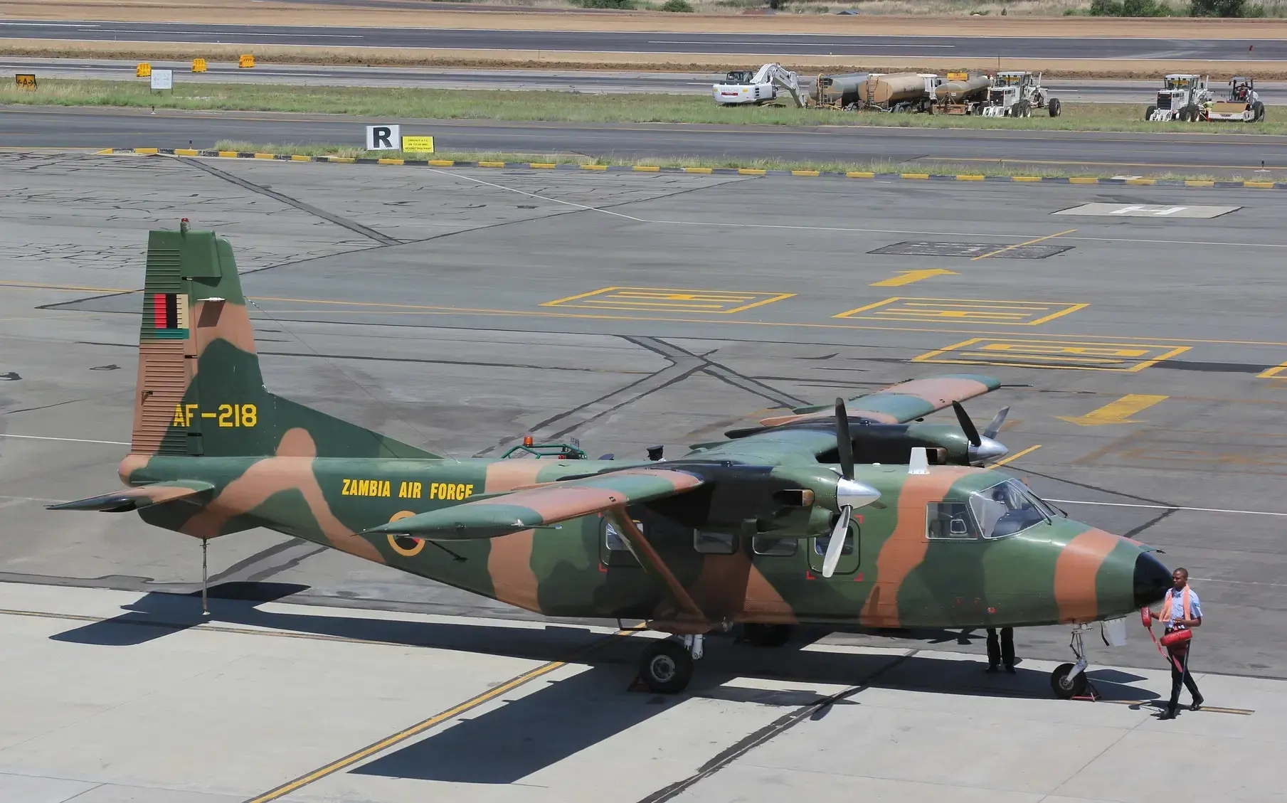 1997年,坦桑尼亚购买两架运12拒付货款,中方的做法却再获大单