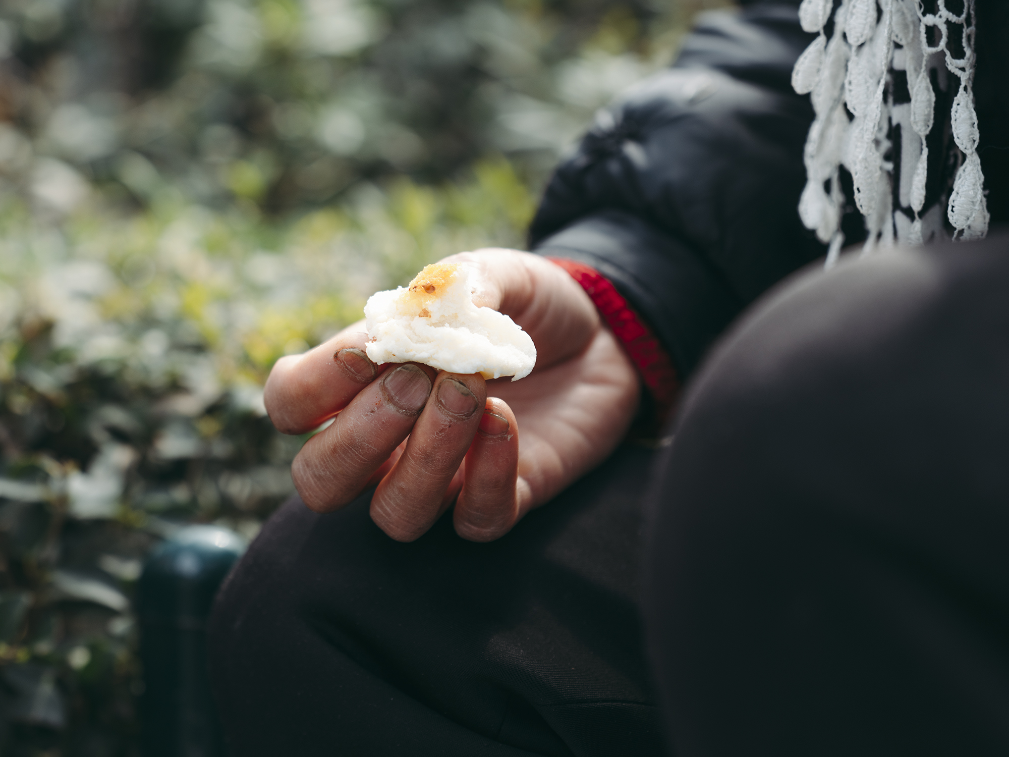 73岁老人8千工资花6千请保姆,80岁老头每月花19000元请保姆