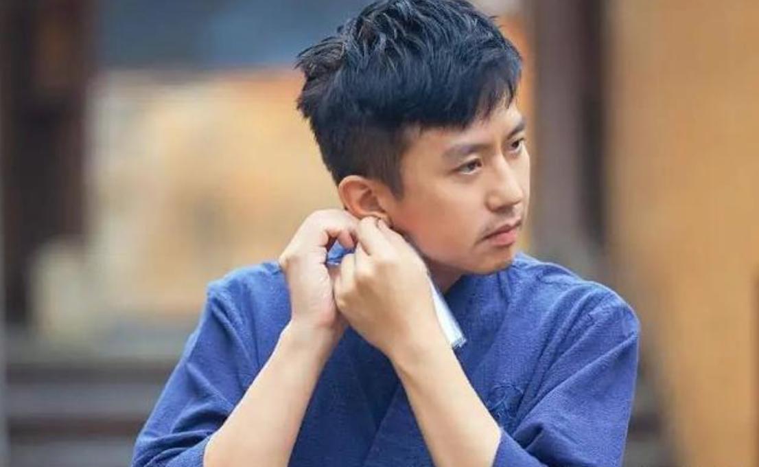 《五哈》彰显温情一幕,他自嘲“马失前蹄”,却尽显处世智慧