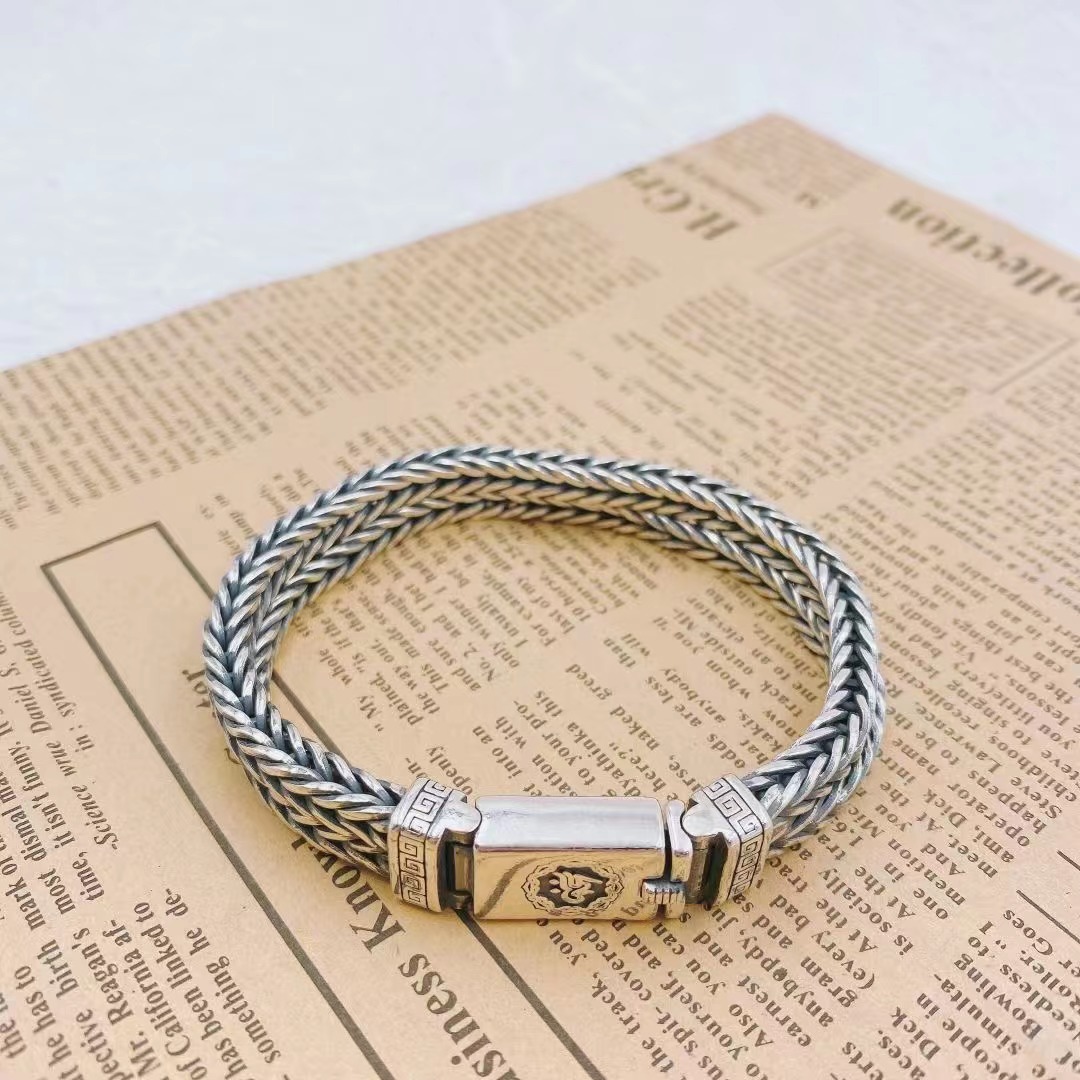 特别细的手链怎么戴,戴便宜表丢人吗