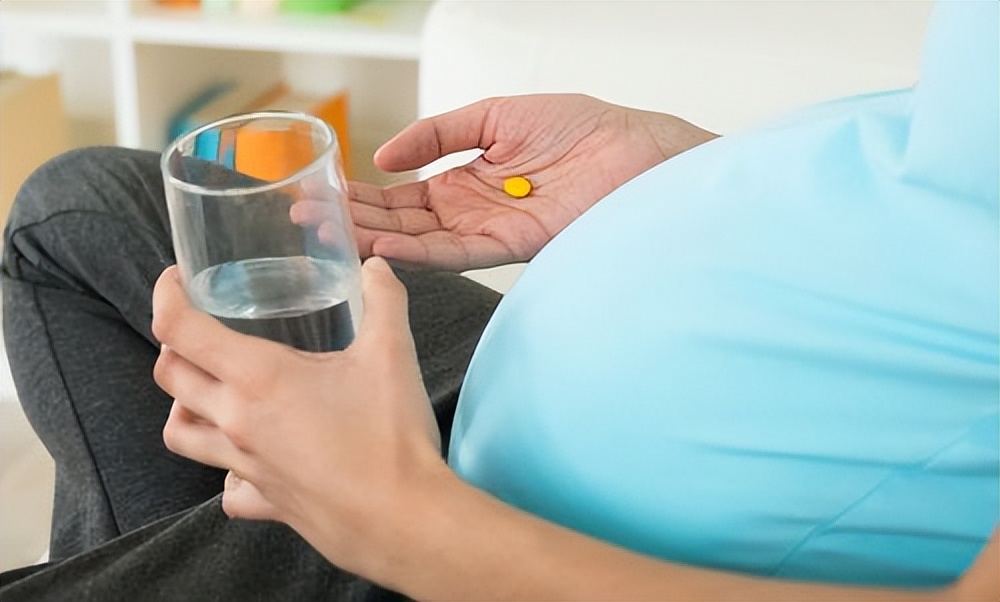 拇指姑娘出生时图片,拇指姑娘刚出生的样子