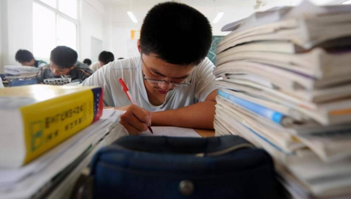 高一成绩下滑怎么提高,高一学生基础差怎样才可以提升