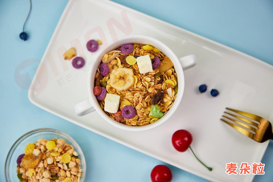 欧扎克和王饱饱榛子黑巧麦片测评 (王饱饱欧扎克麦片测评)