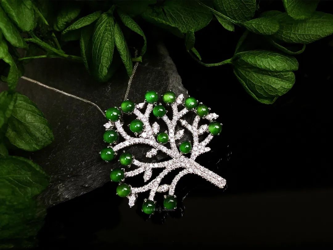 刘晓庆珠宝故宫文创,刘晓庆的102亿珠宝