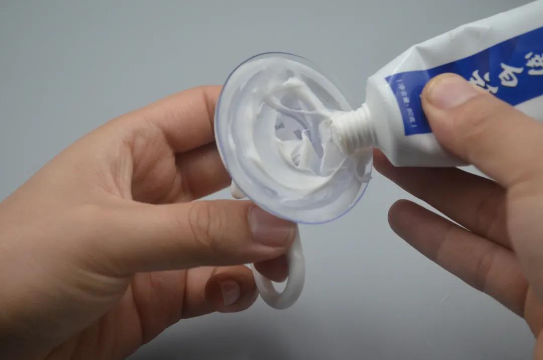 吸盘式挂钩吸不住怎么办,重复使用吸盘挂钩吸不住的妙招