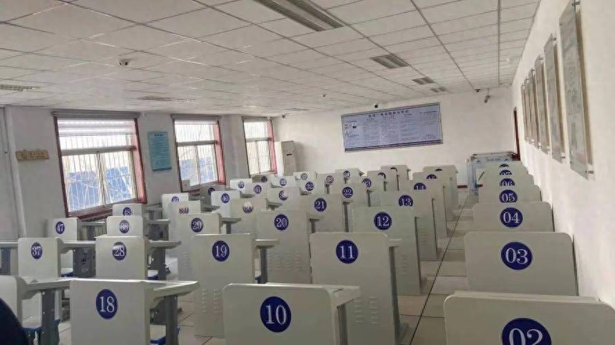 辽宁驾校女教练猥亵男生，致其*体下**受伤！