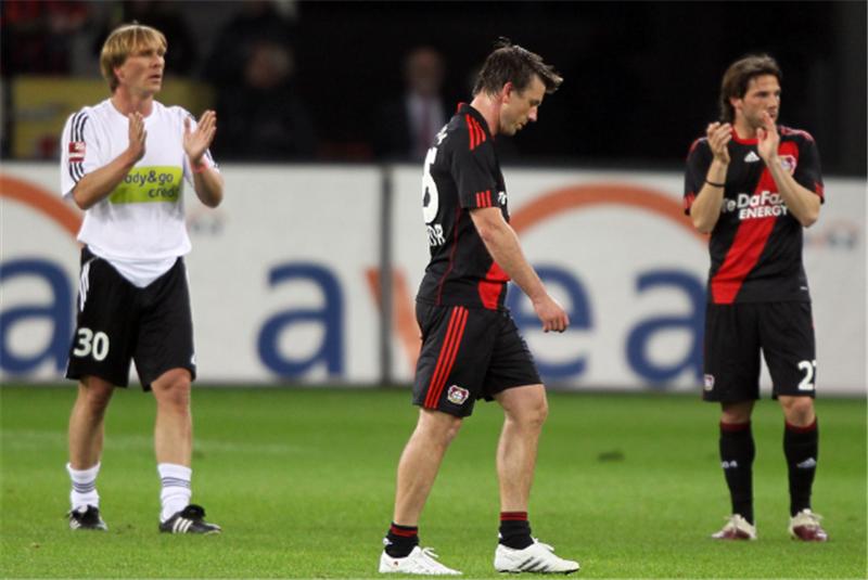 承诺不去拜仁，拒绝巴萨尤文，德国多面手被忠诚耽误，退役时零冠