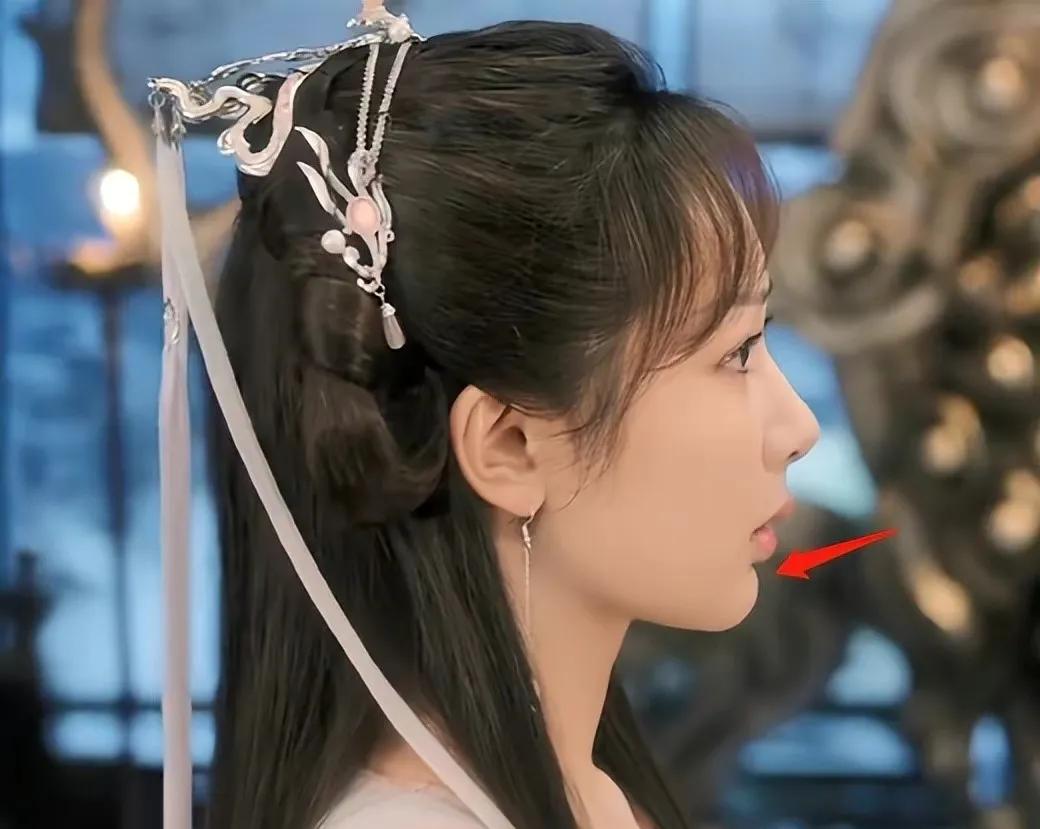 脸没恢复就别出来捞金，发面馒头、蜡像脸，求求你们放过观众吧！