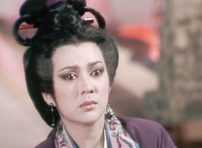 他也是一个美丽的西施，对比香港、台湾和大陆的最美版本，更美的