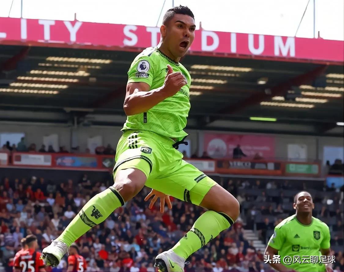 英超曼联4-2逆转谢菲联集锦,英超曼联2-1逆转重夺榜首