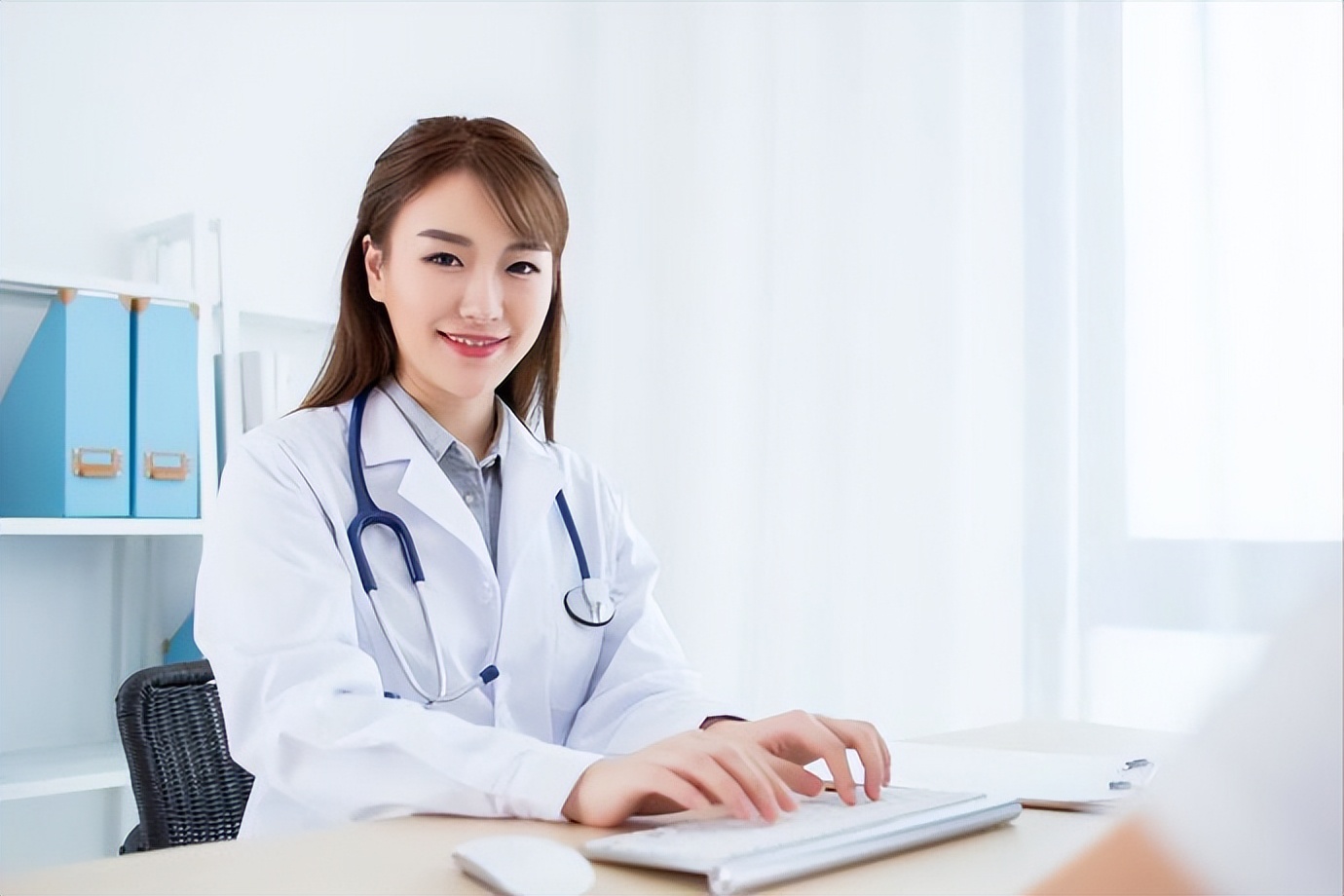 叶酸是不是每个备孕的人都可以吃,叶酸备孕前吃多了有什么坏处