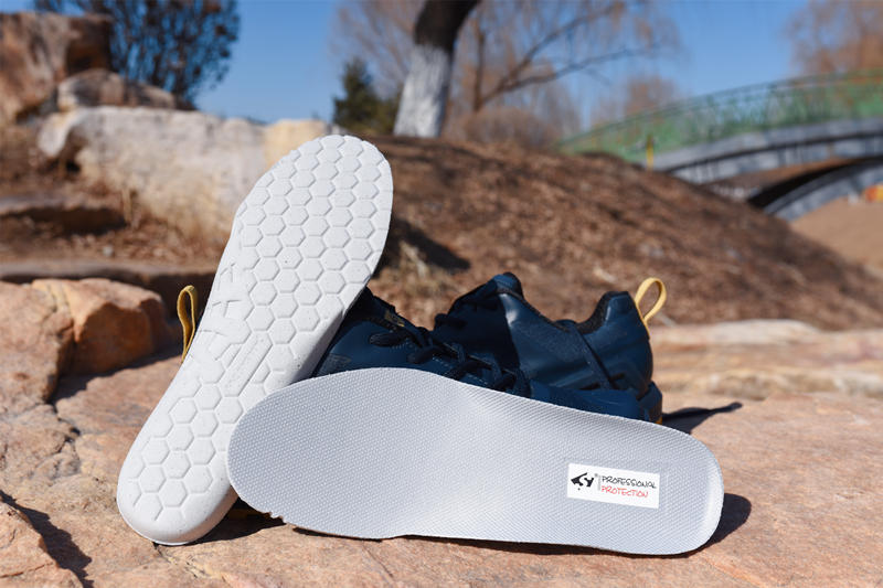 秋冬户外防水防滑软底徒步鞋,全防水全透气徒步鞋