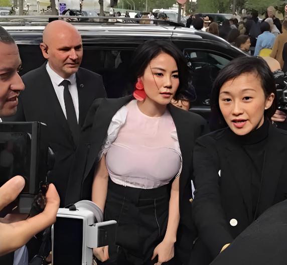 王菲和谢霆锋是相差几岁的姐弟恋,王菲和谢霆锋相差几岁姐弟恋