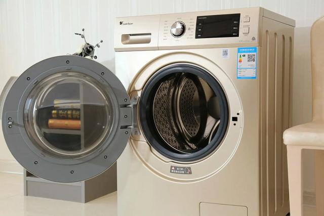 洗衣机家用买滚筒还是波轮的好,洗衣机买滚筒的好还是买波轮的好