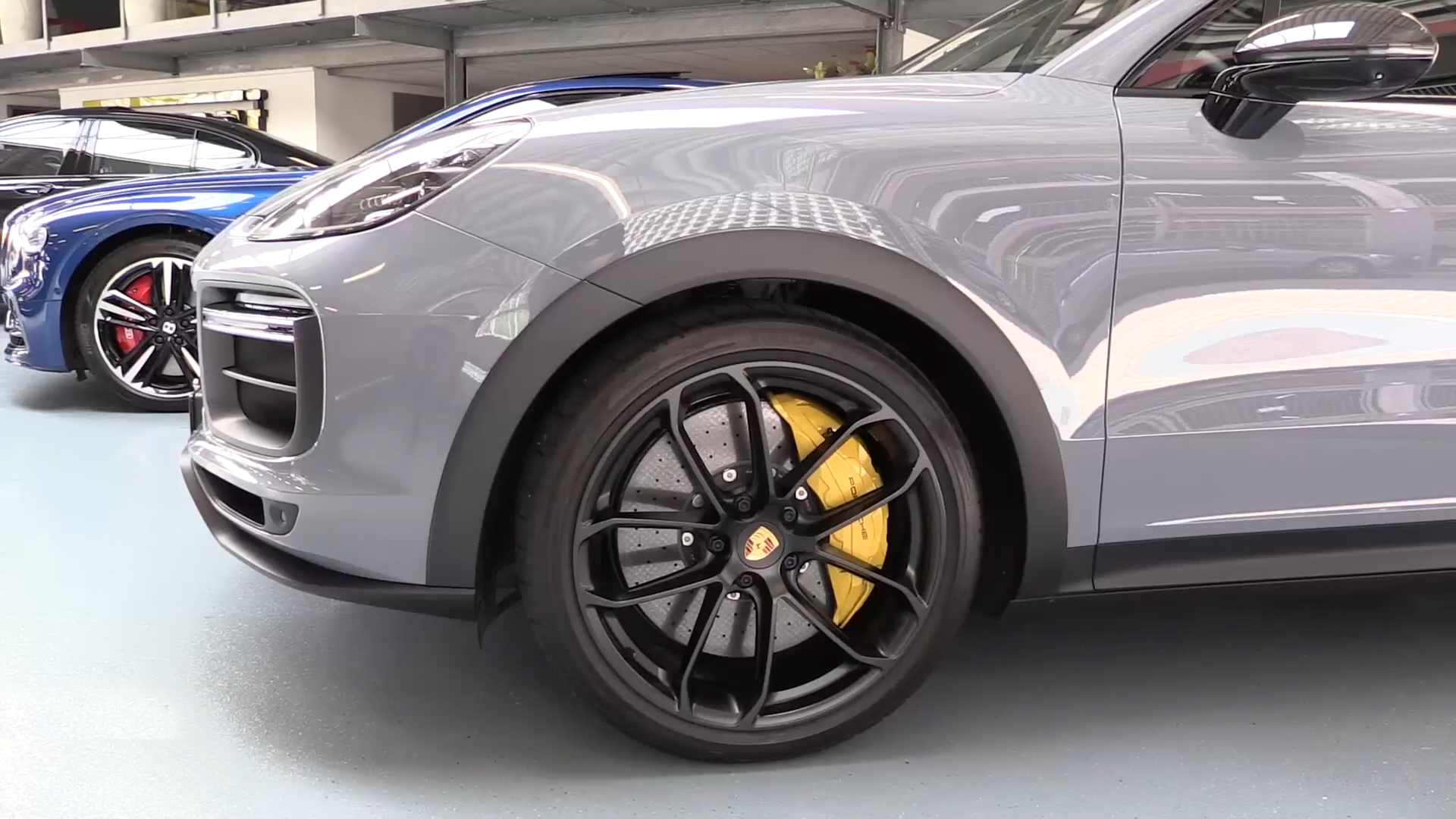 保时捷卡宴2023款落地价,2024款长轴保时捷卡宴最新消息