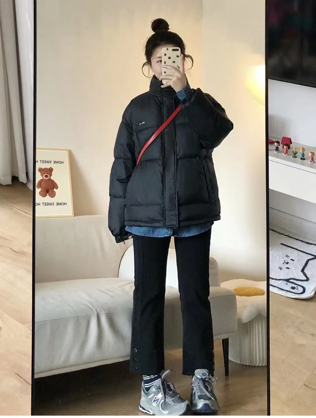 19冬羽绒服穿搭,韩款黑色羽绒服搭棕色长靴