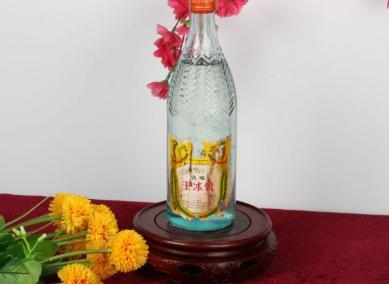 大批韩国游客涌入我国，表面是来旅游，实则看上了我们的白酒？