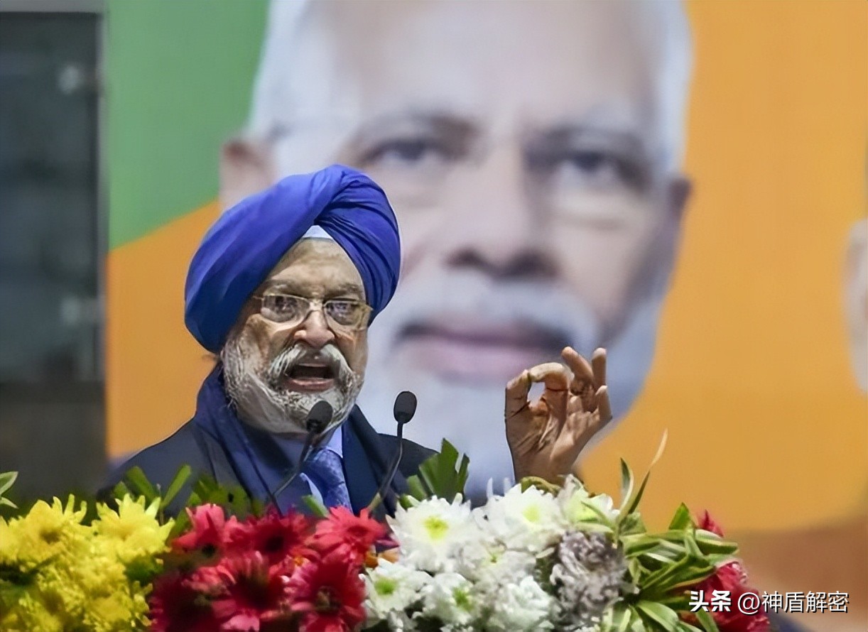 俄罗斯对外出口石油，为什么卖中国80一桶，而对印度却只要35？