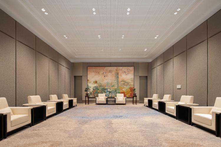 宁彩飞扬——谭晓明谈南京扬子江国际会议中心及酒店艺术品