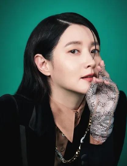 韩国演员李英爱的爱情,韩国演员李英爱的丈夫是干啥的