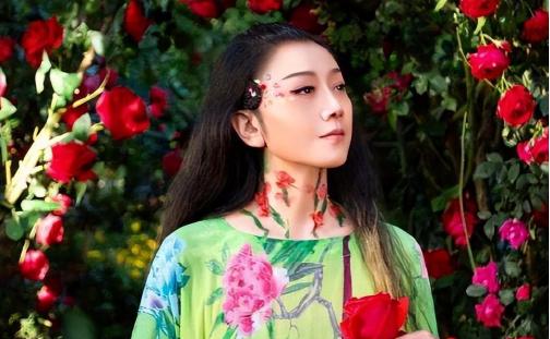 杨丽萍生活起居需要男助理照顾,杨丽萍的生活问题怎么解决