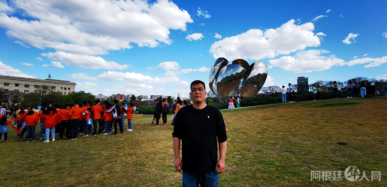 歌唱祖国，喜迎二十大：阿根廷侨界举行快闪大合唱活动