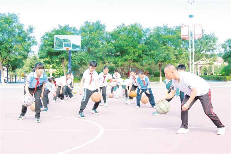 全国小学体育活力校园优秀案例,阳光体育让校园活起来