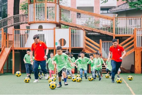 鎴愰兘瓒崇悆澶у,鎴愰兘闈掔緤鏍″洯瓒崇悆